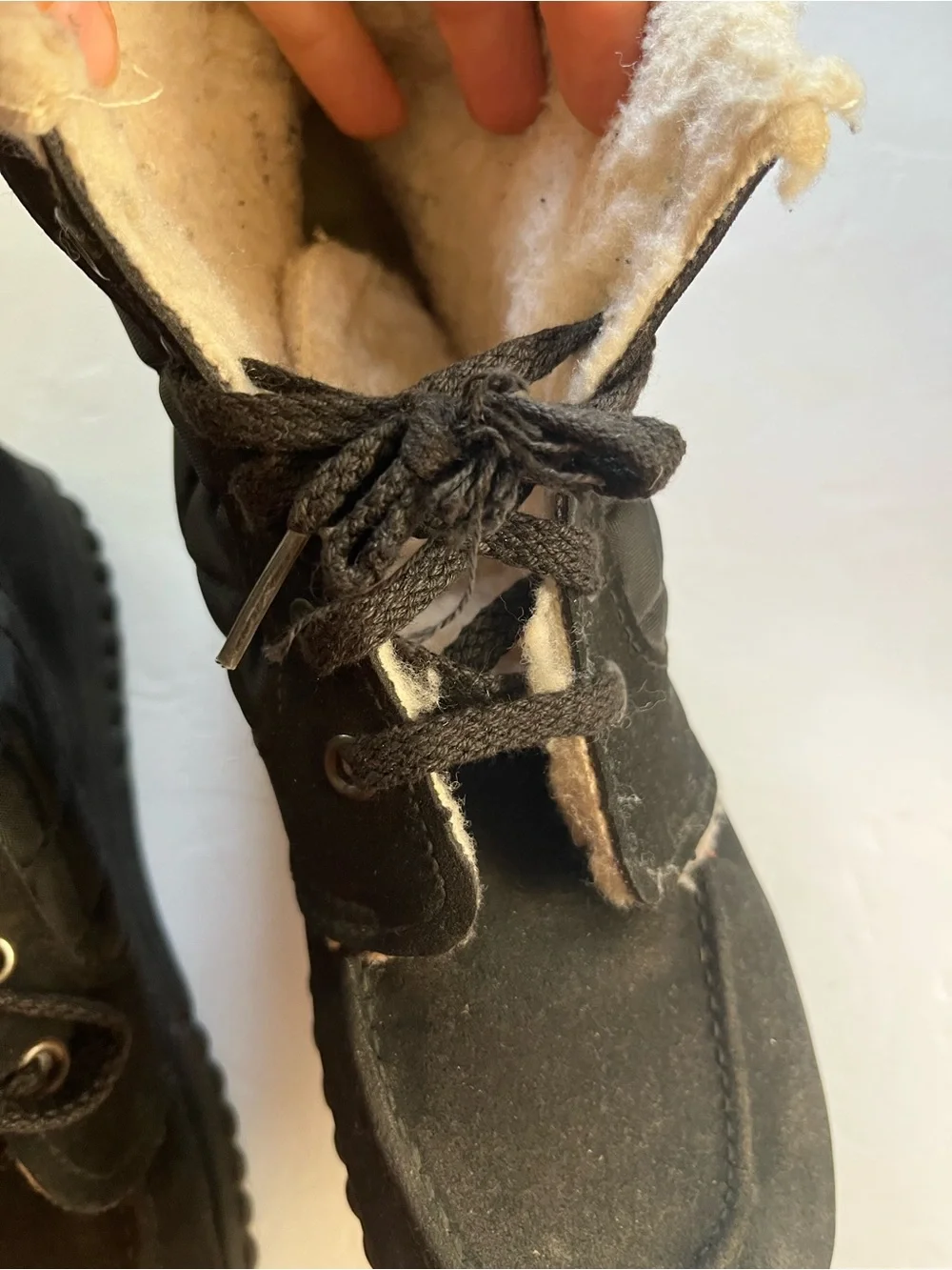 Vtg Unbranded Quilted Winter Ankle Boots Sherpa Lined Lace Up USA Black Size 9